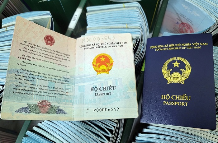 Làm lại hộ chiếu cần giấy tờ gì?