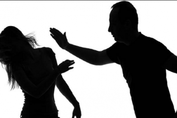 1. Phụ nữ nên làm gì khi bị chồng đánh?