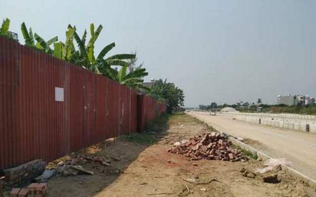 lấn chiếm đất công
