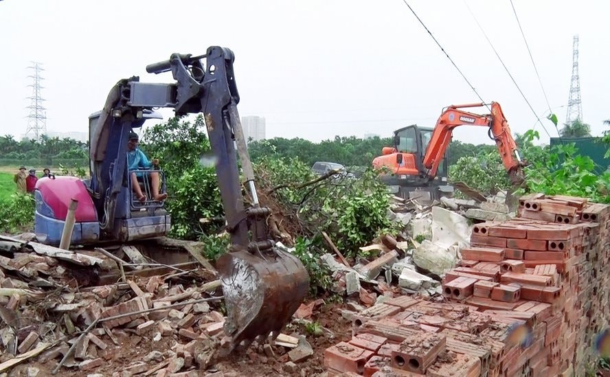 xây nhà lấn đất