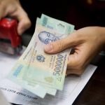 Công chứng giấy ủy quyền nhận tiền có thể thực hiện qua email không? Tien-Thuong-Thang-13 (2)